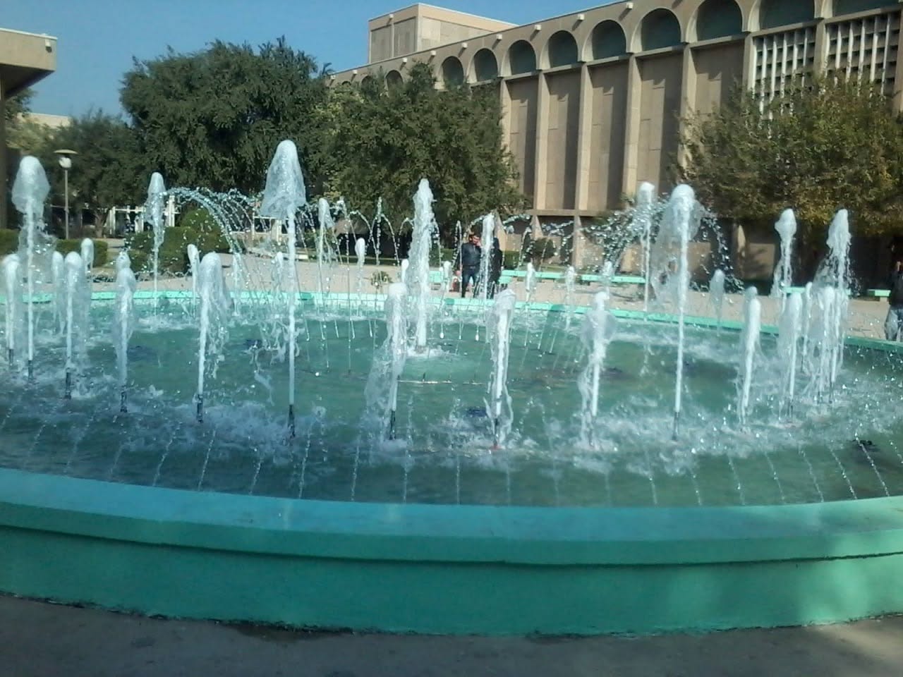 نافورة دائرية متحركة — 1